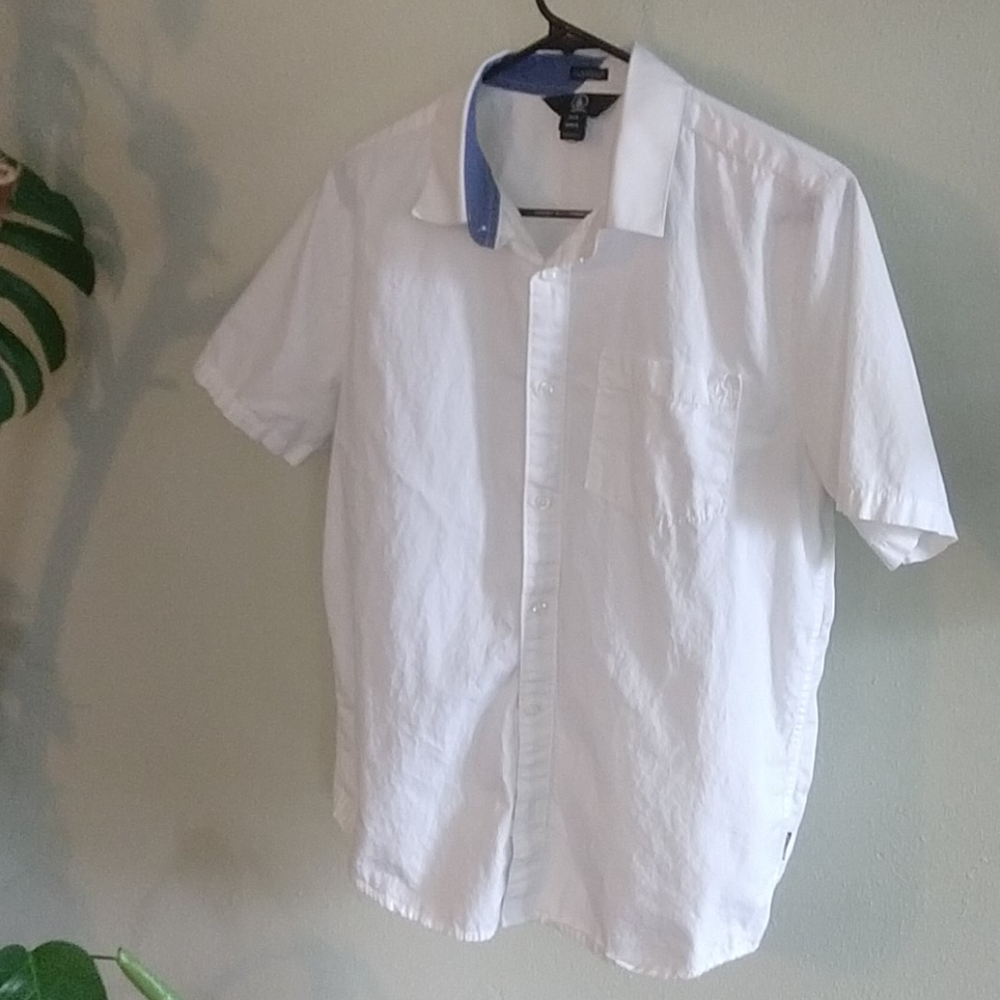 Men's Volcom buttown down short sleeve shirt